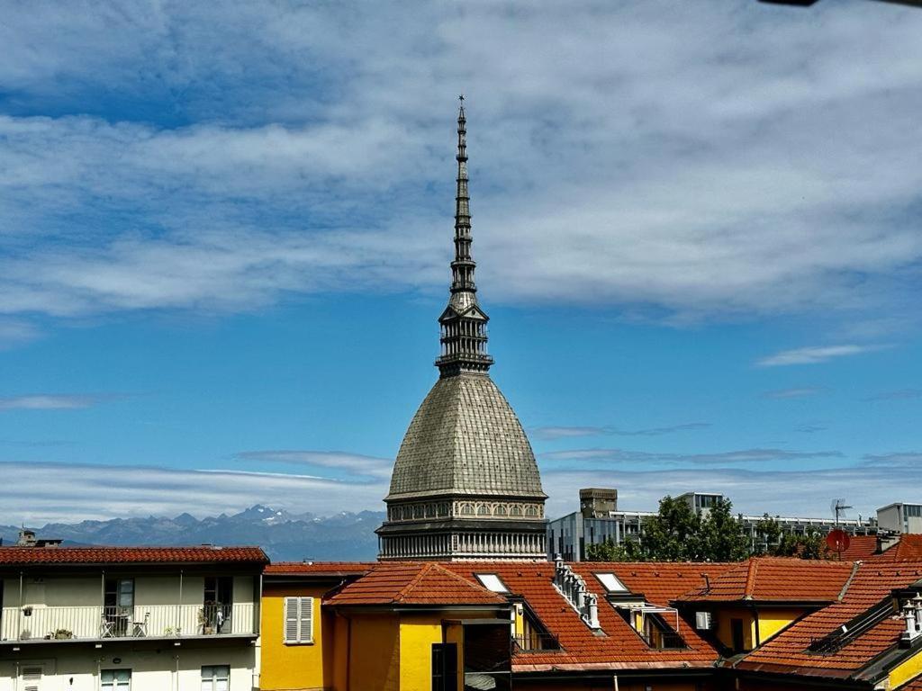 Le Finestre Sulla Mole Apartman Torino Kültér fotó