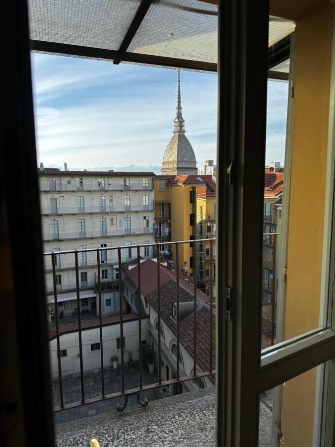 Le Finestre Sulla Mole Apartman Torino Kültér fotó