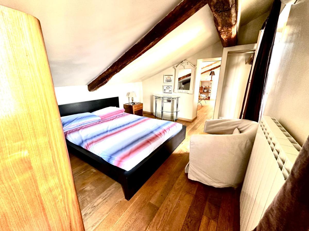 Le Finestre Sulla Mole Apartman Torino Kültér fotó