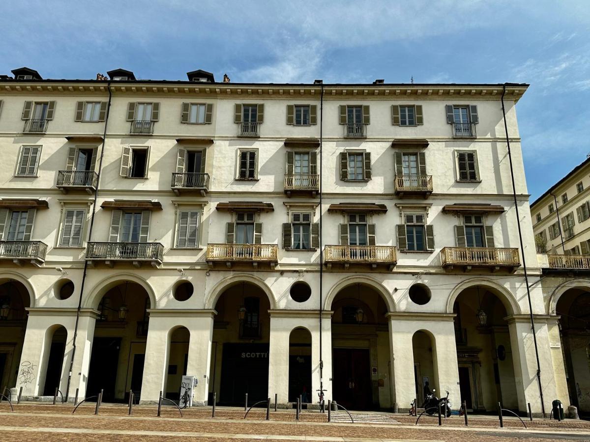 Le Finestre Sulla Mole Apartman Torino Kültér fotó