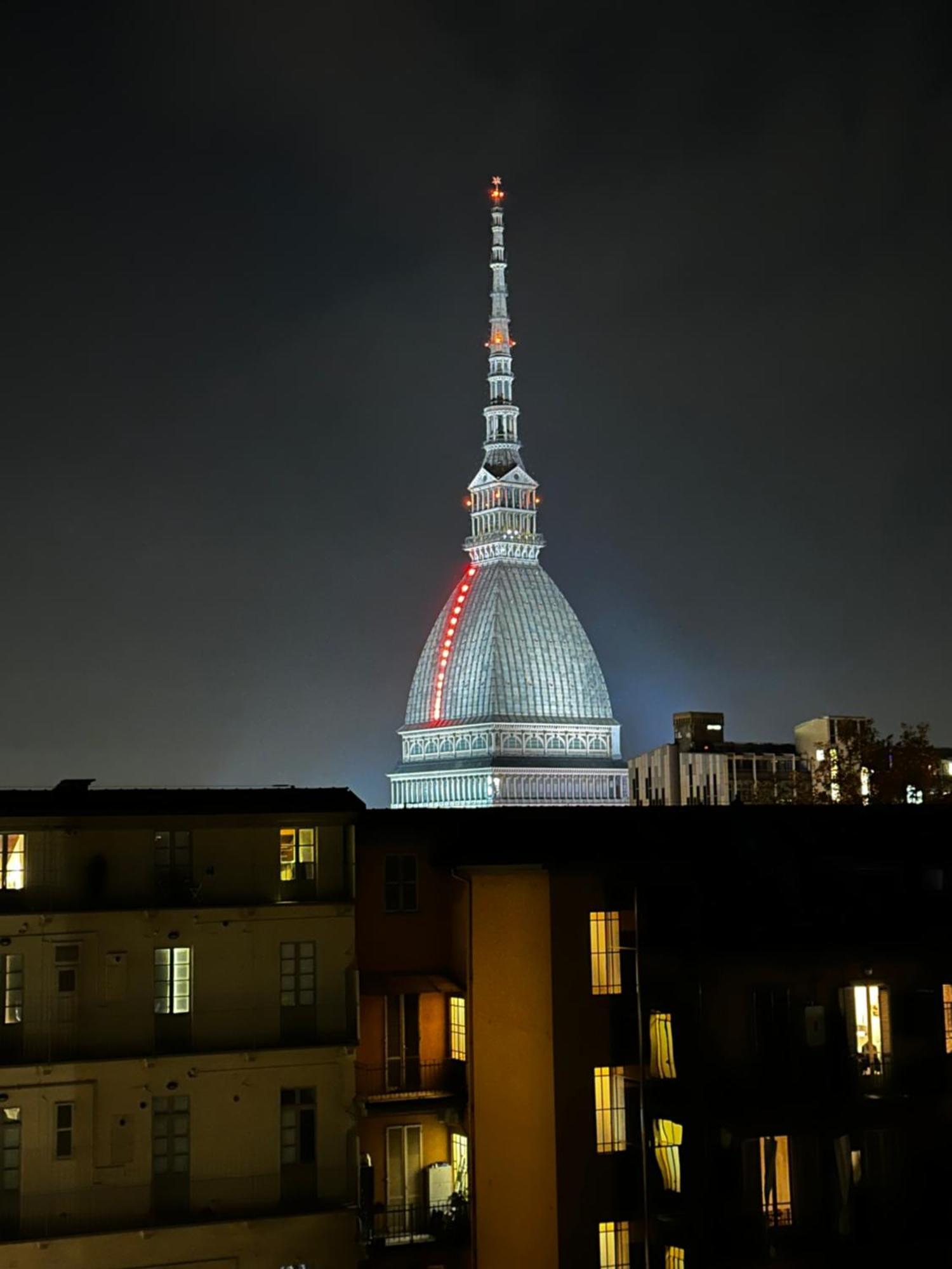 Le Finestre Sulla Mole Apartman Torino Kültér fotó