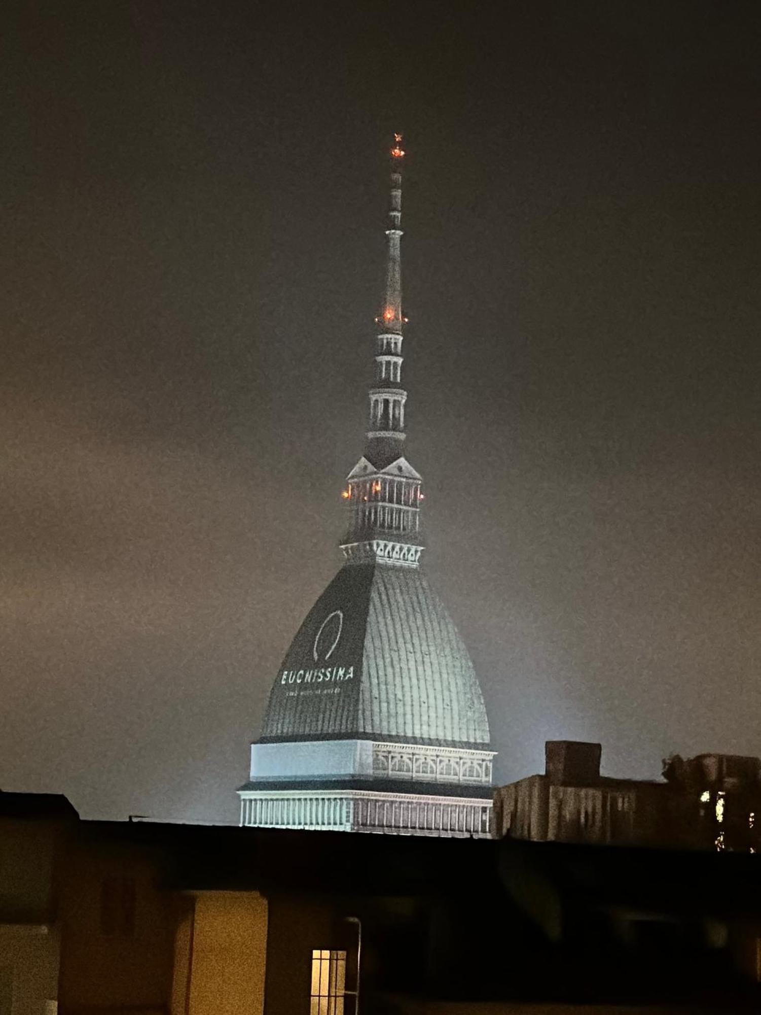 Le Finestre Sulla Mole Apartman Torino Kültér fotó