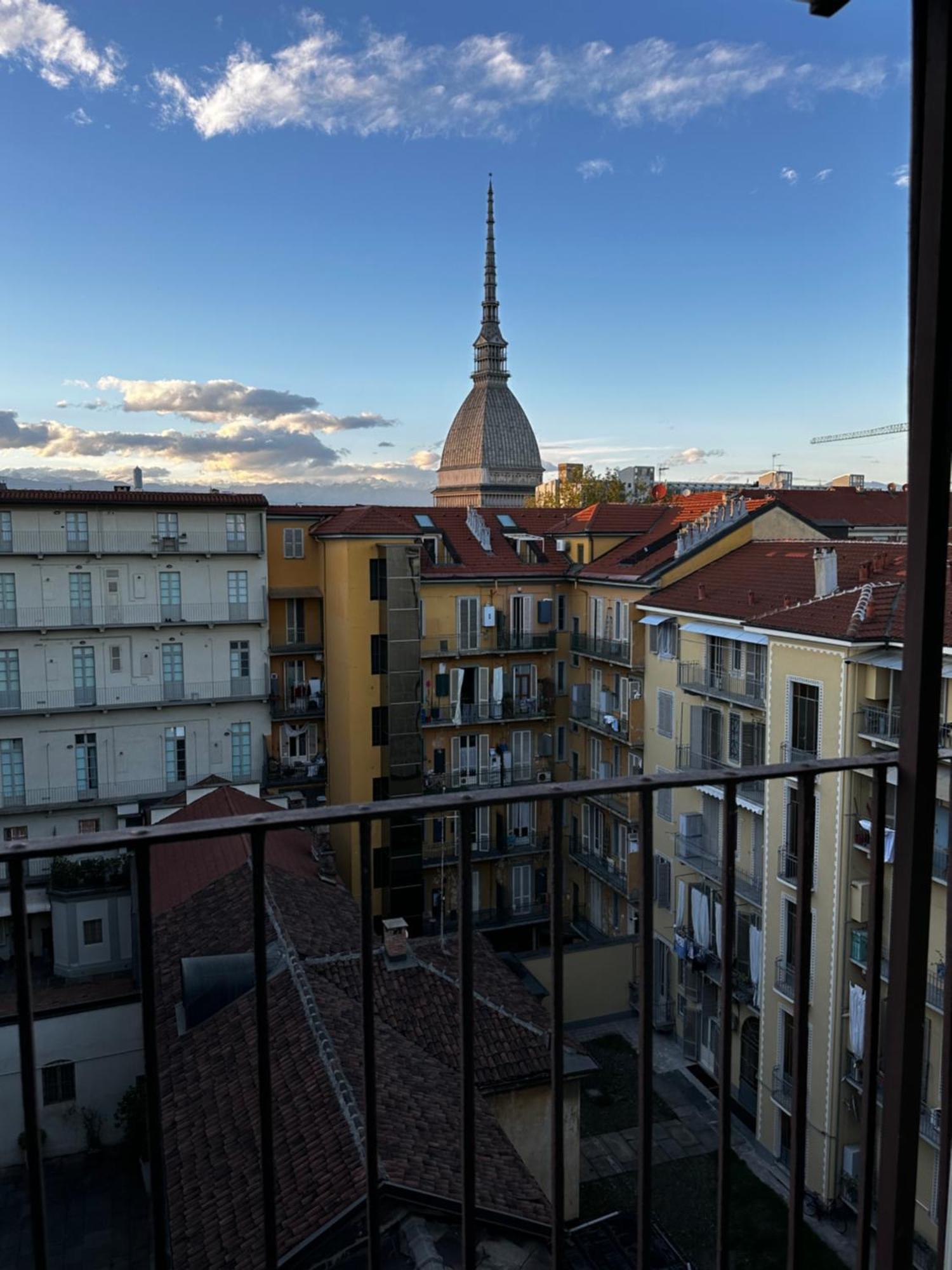Le Finestre Sulla Mole Apartman Torino Kültér fotó