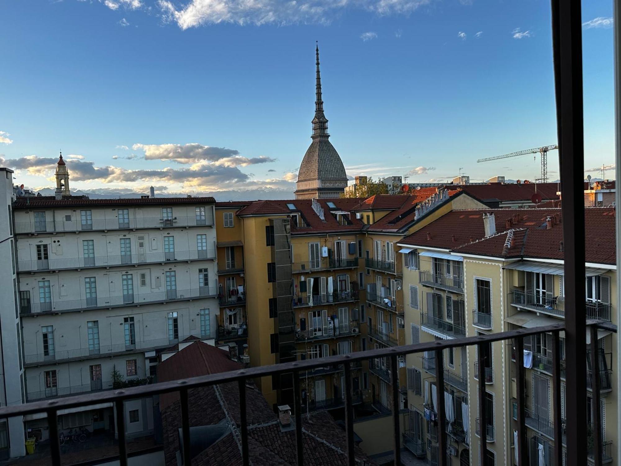 Le Finestre Sulla Mole Apartman Torino Kültér fotó