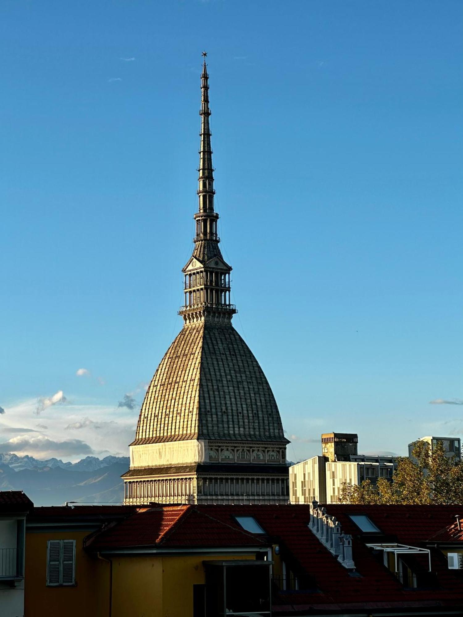 Le Finestre Sulla Mole Apartman Torino Kültér fotó