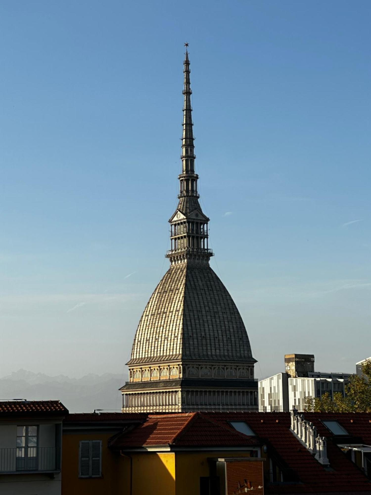 Le Finestre Sulla Mole Apartman Torino Kültér fotó